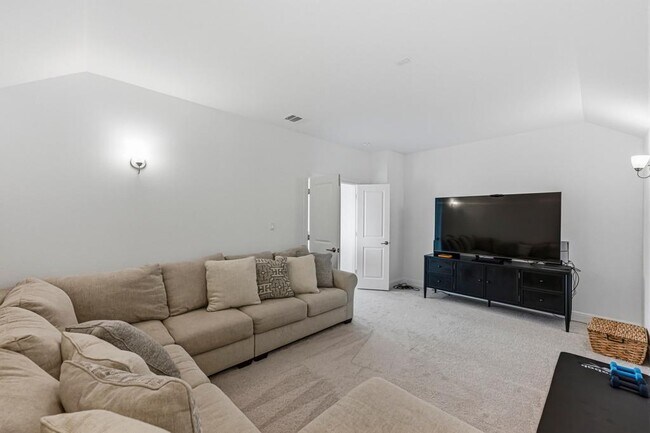 Building Photo - 6700 Cliff Rose Dr