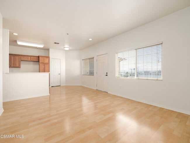 Building Photo - 1256 E Main St