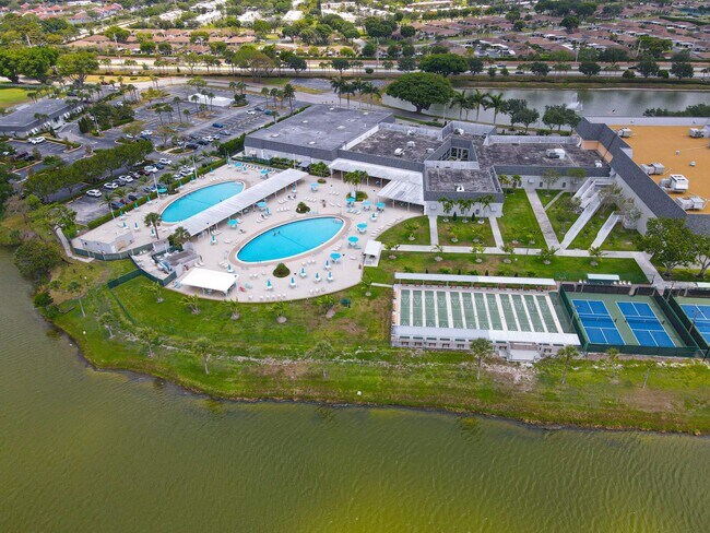 Building Photo - 185 Normandy Ln