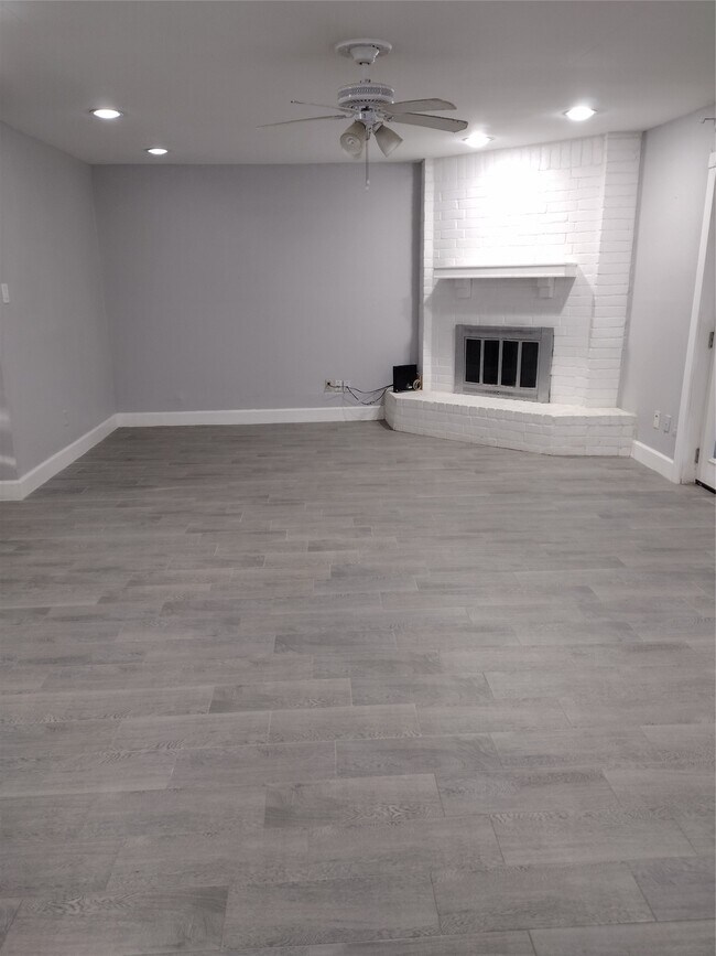 Building Photo - 7514 Wovenwood Ln