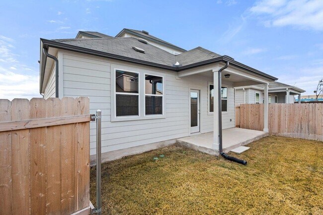 Building Photo - 2310 Castillo Dr