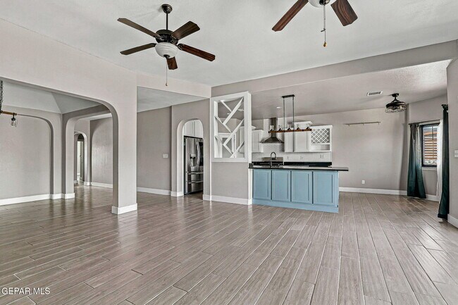 Building Photo - 14420 Navajo Point Dr