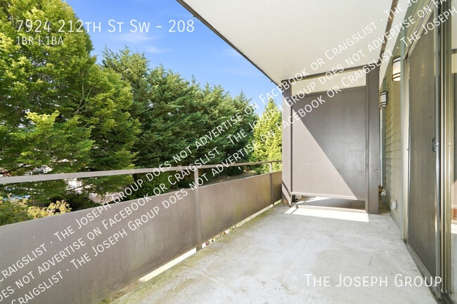 Building Photo - 7924 212th St SW