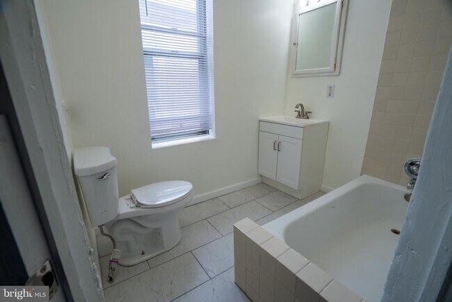 Building Photo - 3617 N Sydenham St