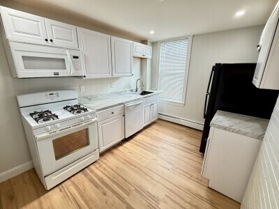 Primary Photo - 12 Linden St