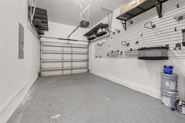 Building Photo - 212 Ficus St