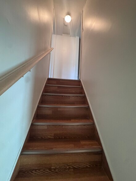 Building Photo - 60 Lanning Ln