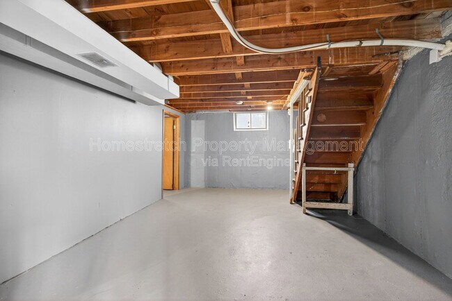 Building Photo - 1214 Forest Home Dr