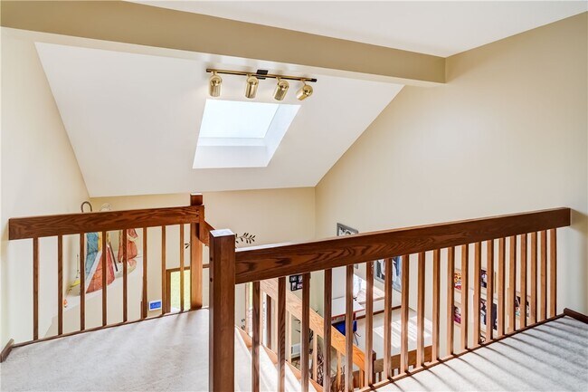 Building Photo - 31 Country Wood Landing