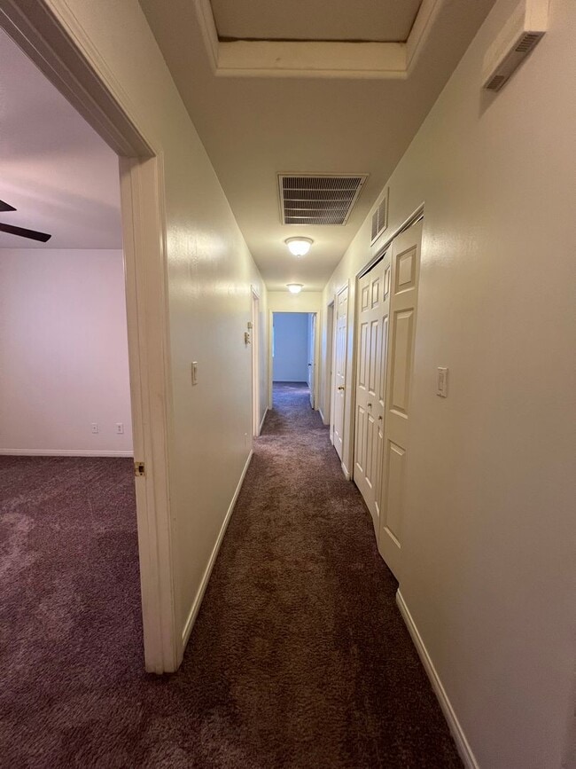 Building Photo - 6615 Silver Moon Dr