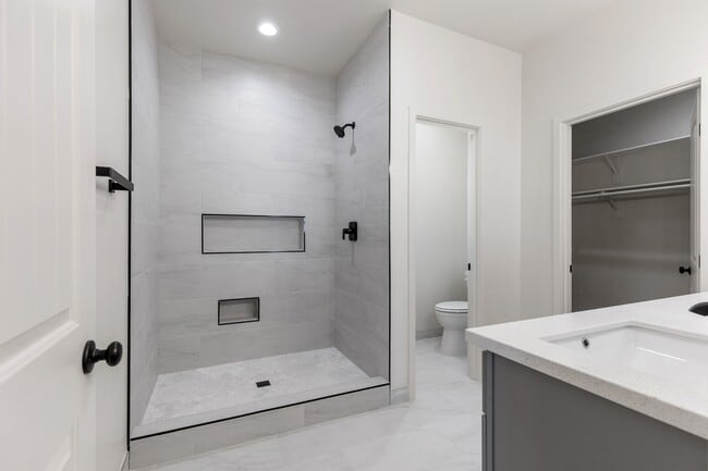 Building Photo - 17491 Granada Dr