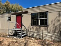 Building Photo - 87 Paris Dr