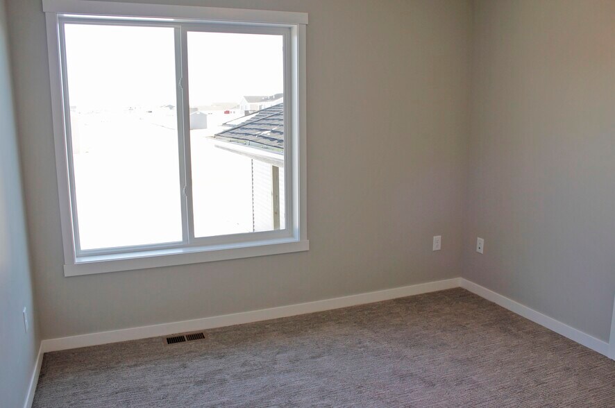 Building Photo - 209 Dogwood Ave