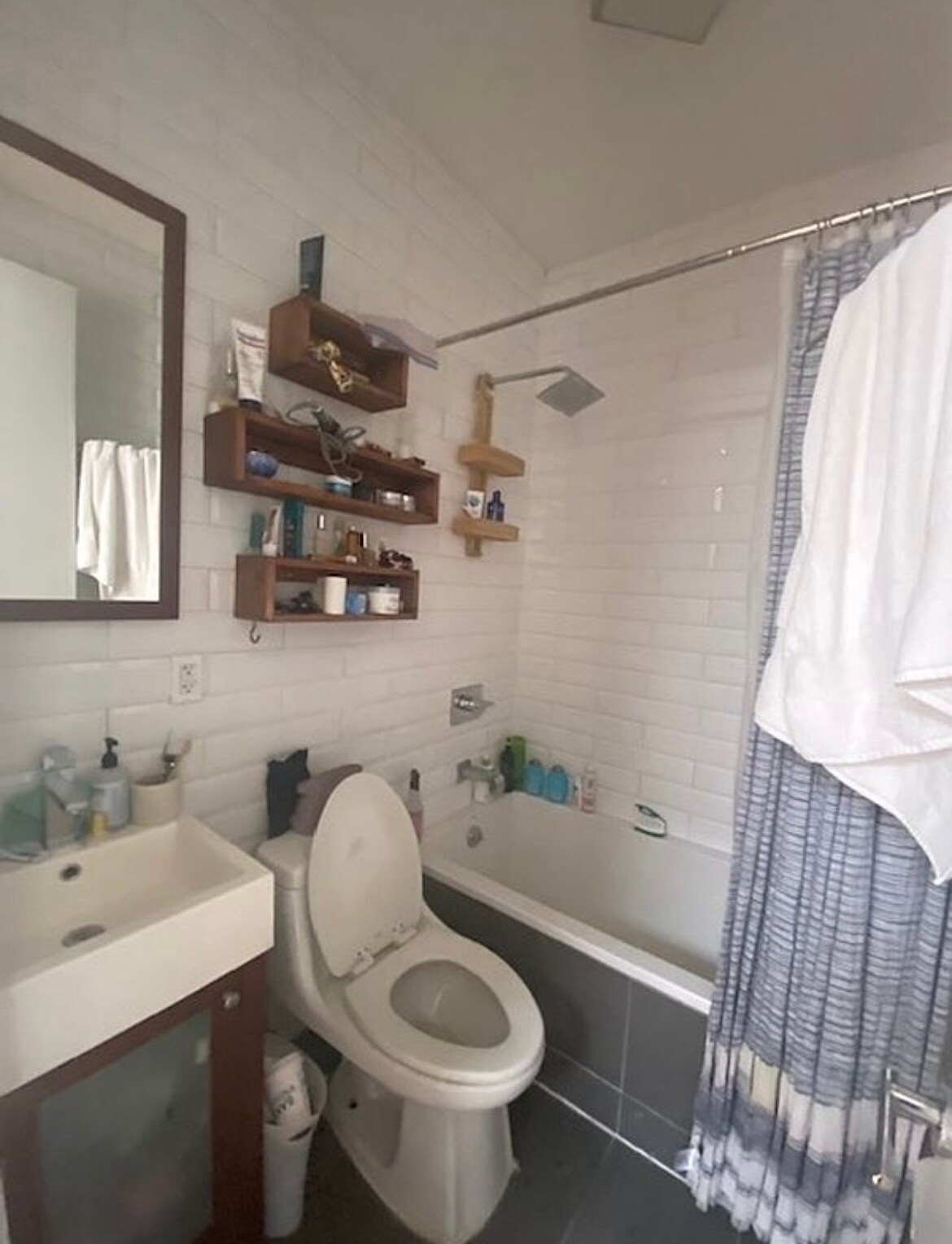 Building Photo - 789 Greene Ave