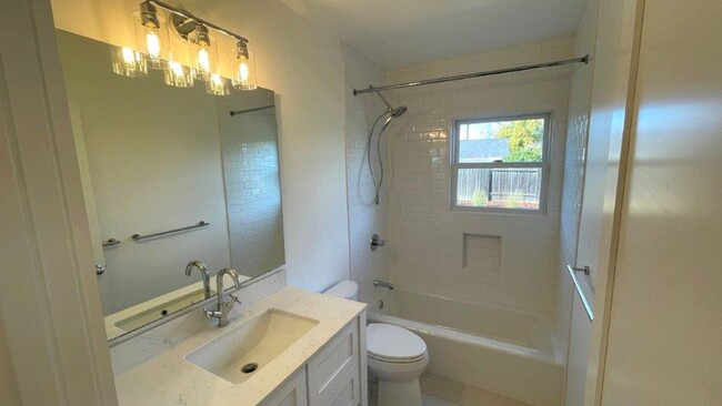 Building Photo - Walnut Creek Gorgeous 3-bedroom 2 bath hom...