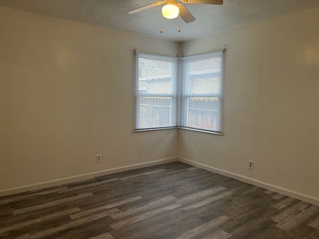 Building Photo - 2512 Edwards Ave