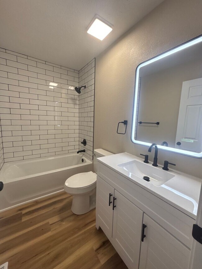 Building Photo - S0275-MF2