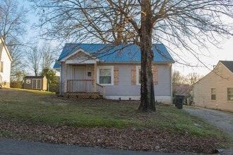 Building Photo - AVAILABLE NOW. $1300 PER MONTH. NEW STAINLESS STEEL APPLIANCES and UPDATES!!