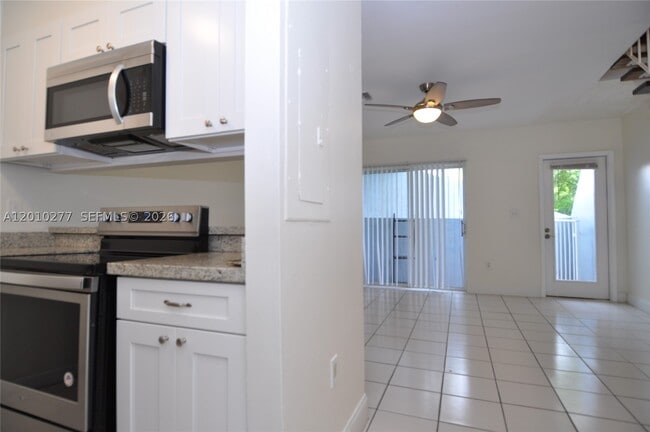 Building Photo - 798 Crandon Blvd