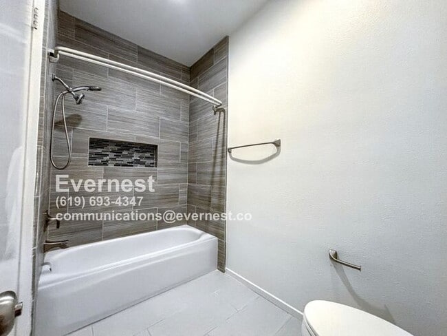 Building Photo - Charming 2-Bedroom Condo in Peaceful Sabre...