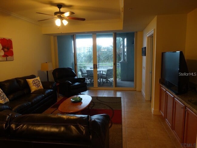 Building Photo - 102 Yacht Harbor Dr