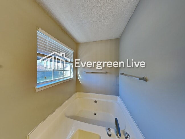 Building Photo - 183 Regency Park Dr