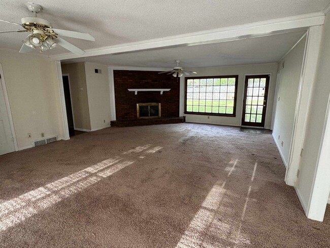 Building Photo - 2295 Eastover Dr