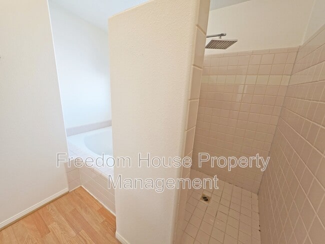 Building Photo - 2250 S Ambush St