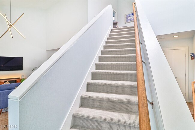 Building Photo - 251 Tower St