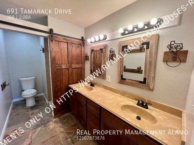 Building Photo - 691 Tamarack Dr