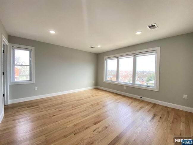 Building Photo - 105 Feronia Wy