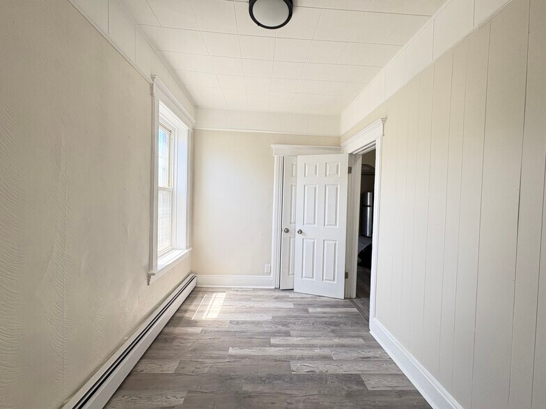 938 W Side Ave #4 - 945 W Side Ave