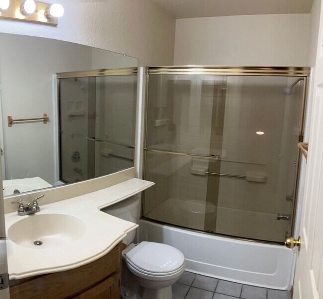 Building Photo - 1725 Branchwood Cir