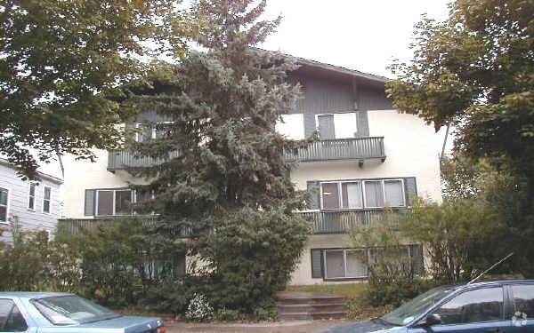 Building Photo - SE Flats I