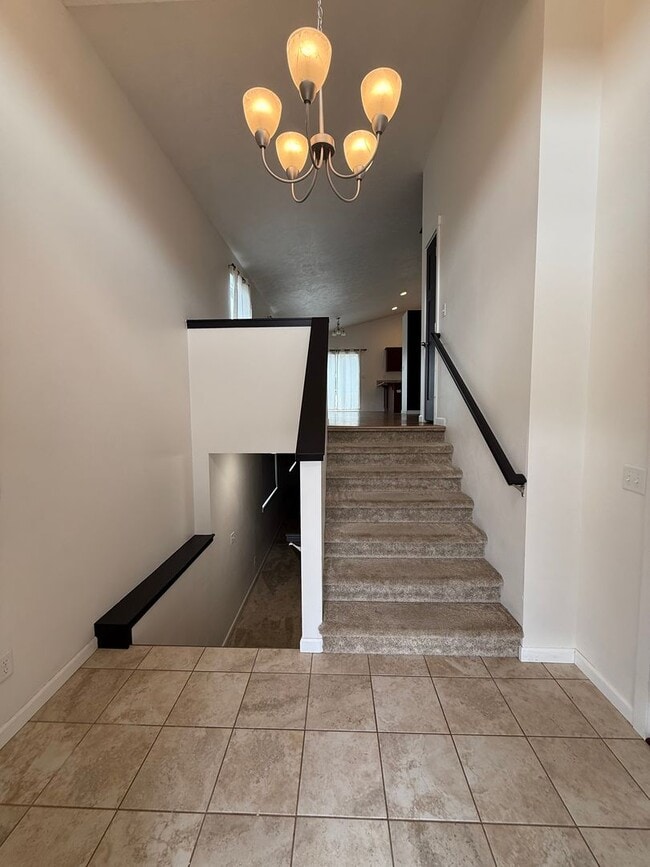 Building Photo - New Listing! Beautiful 4 Bed / 3 Bath Home...