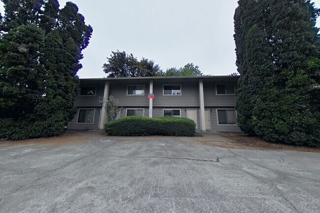 Primary Photo - 2 Bedroom 4-Plex ~ South Corvallis ~ Small...