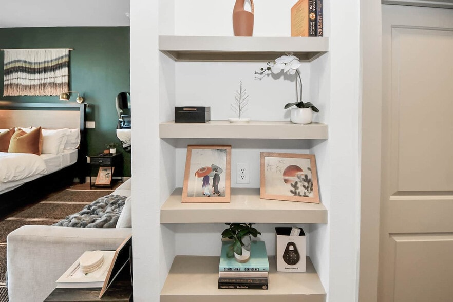 Building Photo - 1111 Shepherd Dr