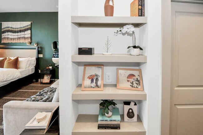 Building Photo - 1111 Shepherd Dr