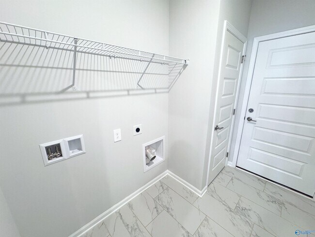 Building Photo - 6065 Gardner Maples Dr SE