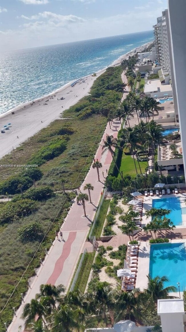 Building Photo - 5825 Collins Ave