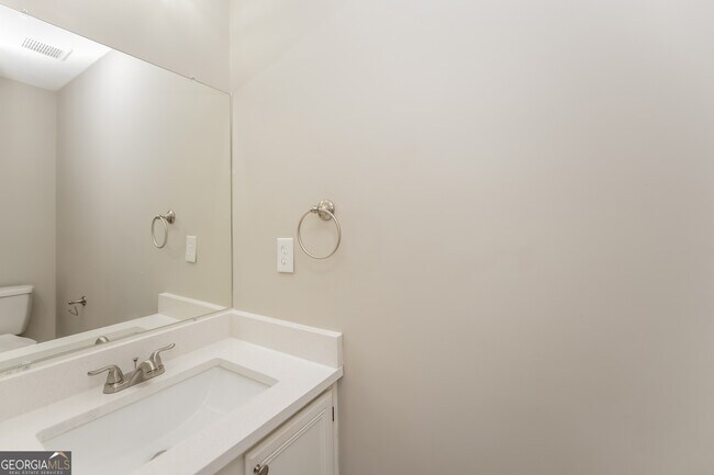 Building Photo - 141 The Esplanade Way SW