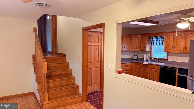 Building Photo - 3869 Midstate Rd