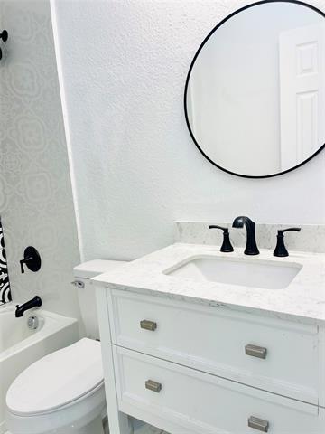 Building Photo - 2210 Langford St