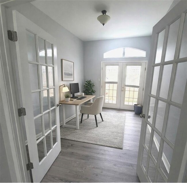 Building Photo - 3845 Harvey Penick Dr