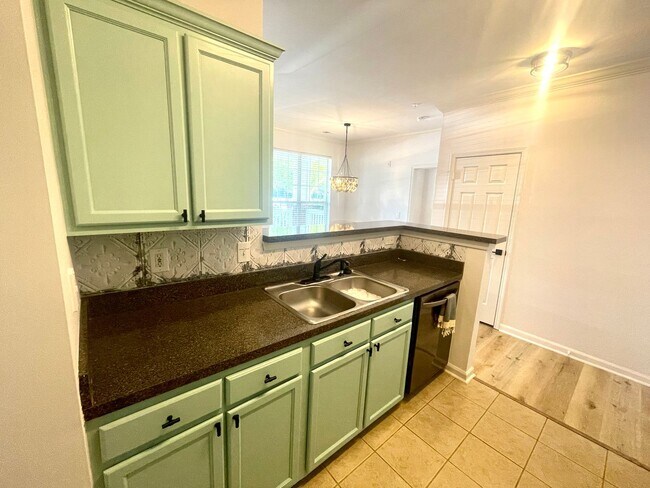 Building Photo - 1 Bedroom, 1 Bath Condo in The Concord West of the Ashley!