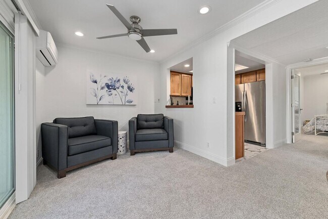 Building Photo - Modern Updated 1 Bedroom 1 Bath Condo with...