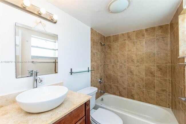 Building Photo - 2 bedroom in Sunny Isles Beach FL 33160