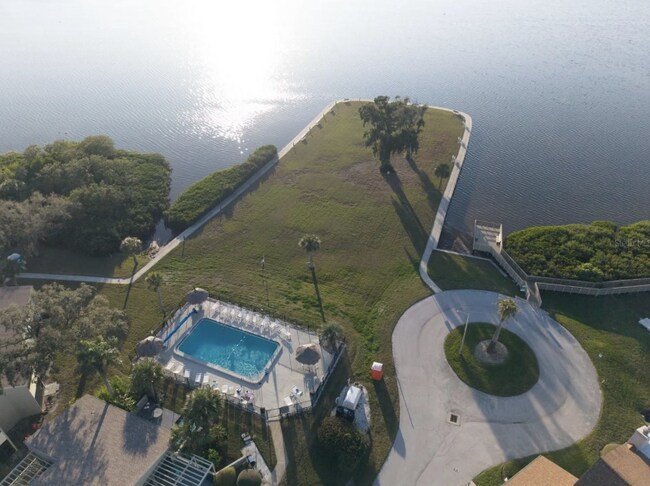 Building Photo - 616 Windrush Bay Dr