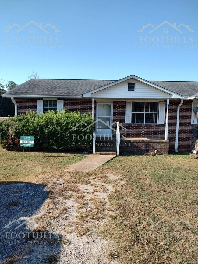 Building Photo - 105 Teakwood Dr