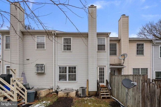 Building Photo - 119 E Main St